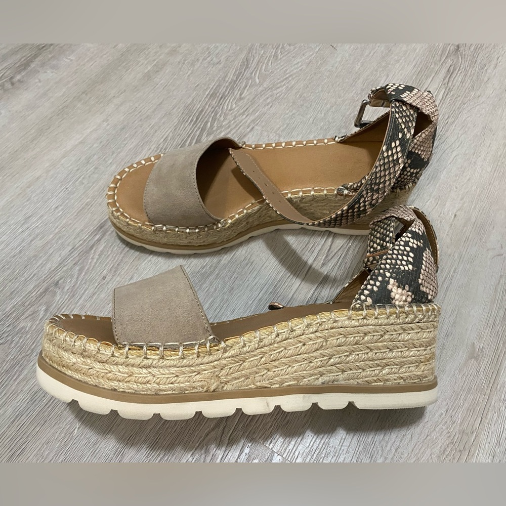 Target Universal Thread 9 Wedge Shoe with Ankle Strap